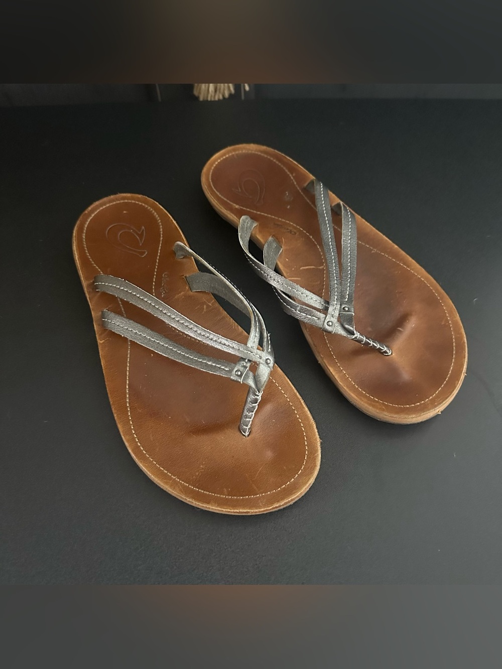 OluKai Women's Metallic Gray Strappy Toe-Post Sandals